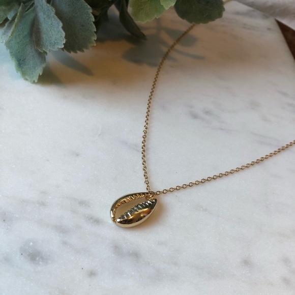 Gold Plated Cowl Shell Necklace - Picture 3 of 3